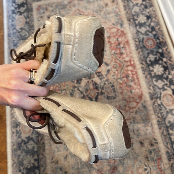 Women's Dakota slippers from UGG® - women’s size 10 - Picture 4 of 6